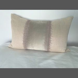 18” x 12” Kidney pillow